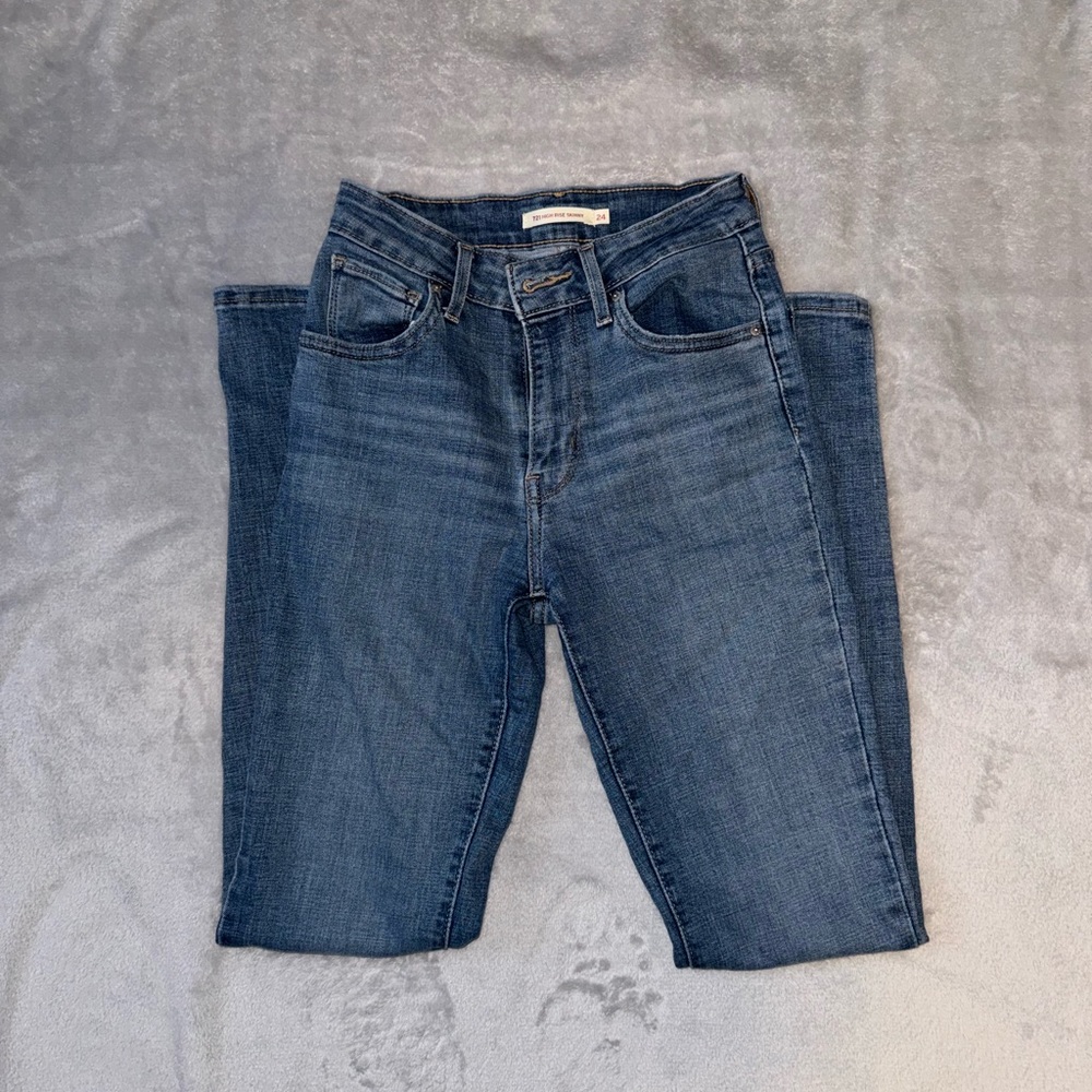 Levi’s High Rise Skinny Jean